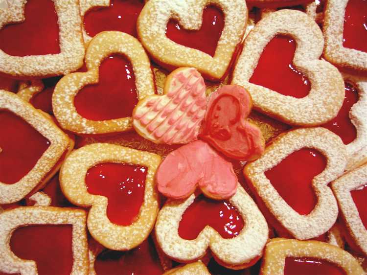 xudozhestvennoe-pechene-v-forme-serdechek-8t4vz49w Изысканные кондитерские изделия в форме сердечек - искусство создания уникальных сладостей