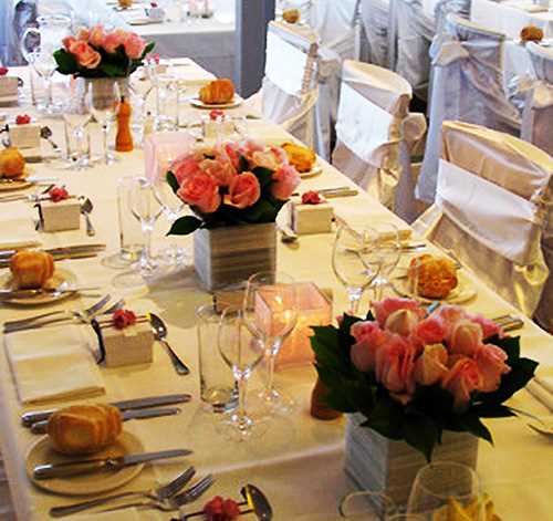 idei-dlja-ispolzovanija-cvetov-pri-oformlenii_3 Идеи для использования цветов при оформлении стола для обеда