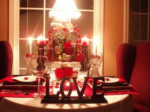 krasivye-idei-dlja-oformlenija-romanticheskogo_4 Красивые идеи для оформления романтического ужина в домашней обстановке