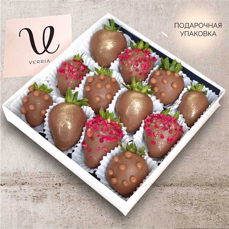 sozdanie-klubniki-v-shokolade-bxeij169 Как приготовить вкусную клубнику, покрытую сладким шоколадом?